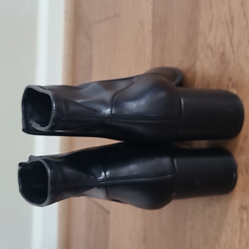 Marc Fisher Dyvine Bootie sz 9